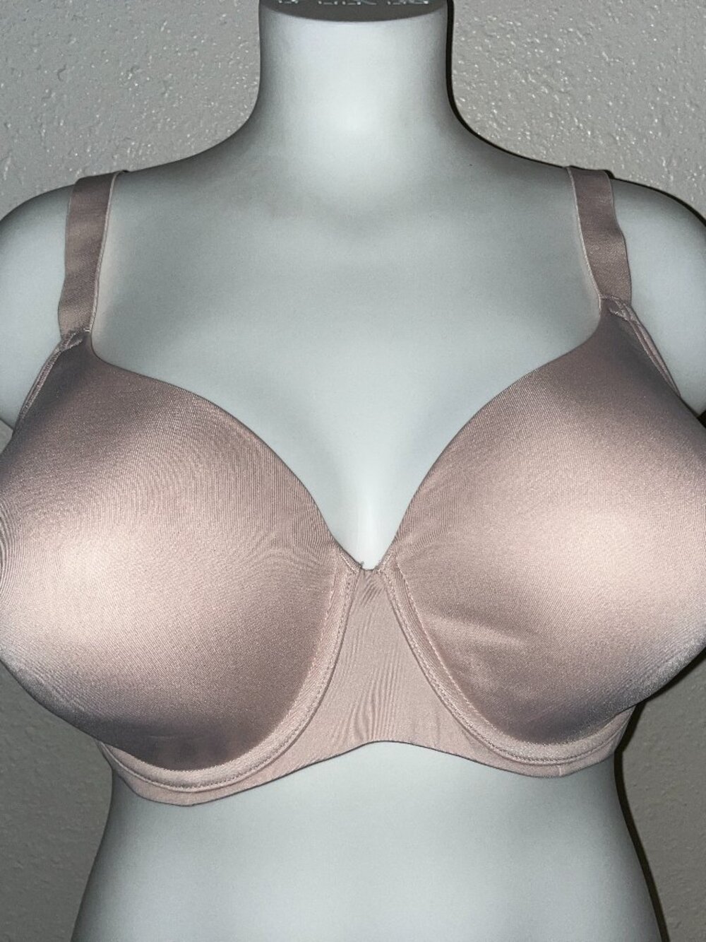 BALI BEAUTY TSHIRT FULL COVERAGE BRA SZ 42DD